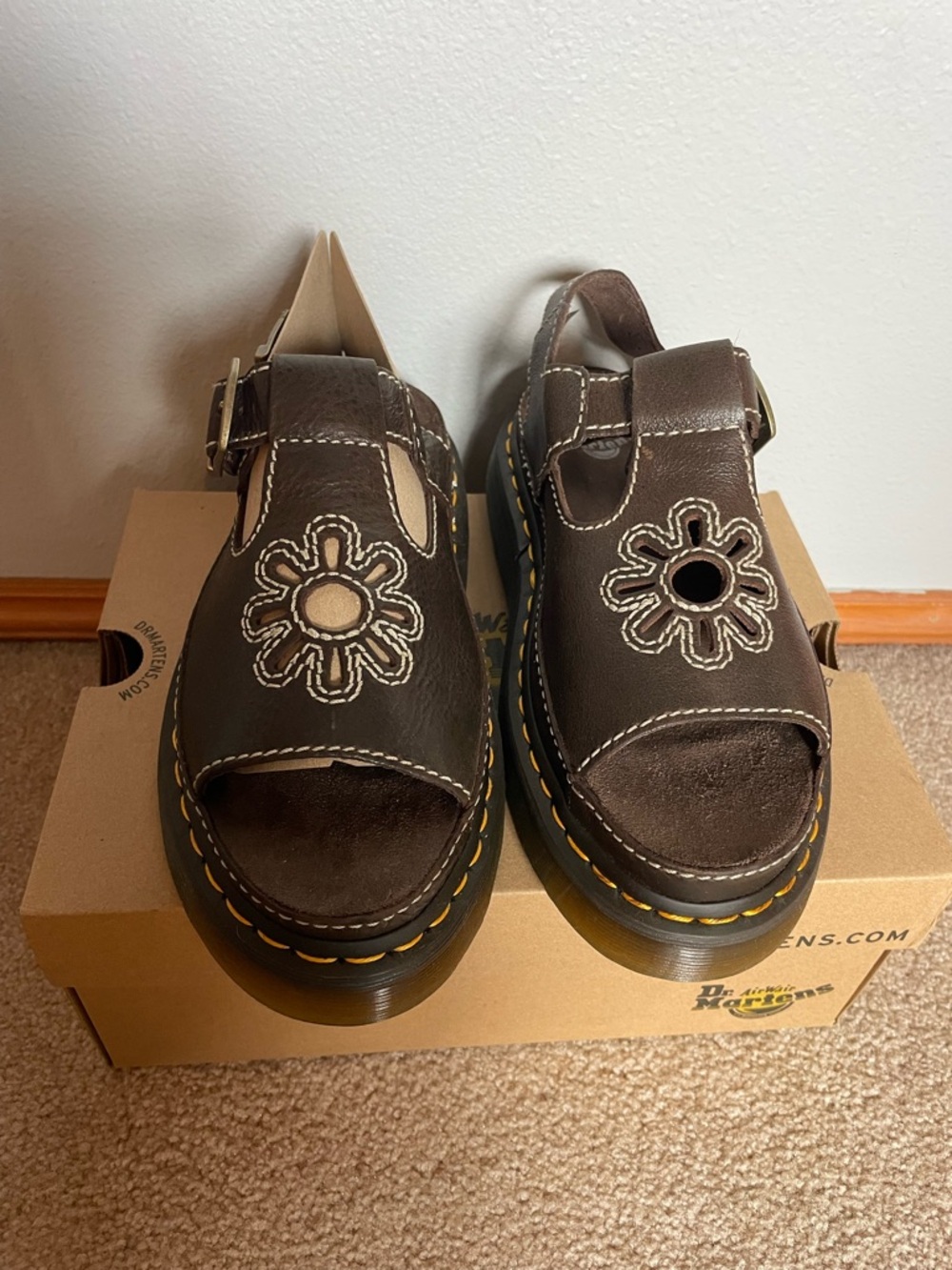 BNIB Doc Marten Dunnet sandals - Picture 3 of 5